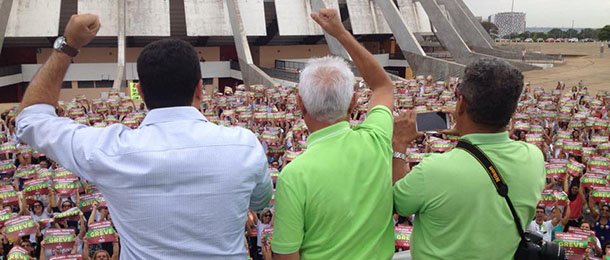 Categoria recusa proposta do governo e mantém greve