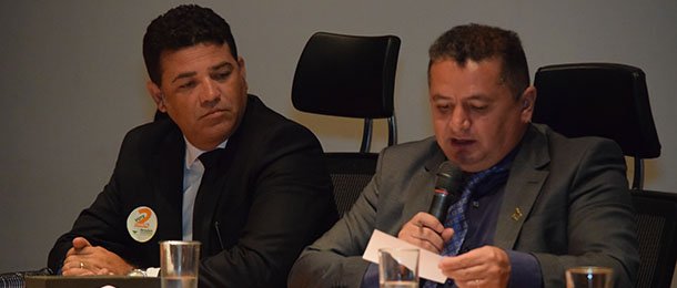 O presidente do Sindate Jorge Vianaao lado do Deputado Distrital Reginaldo Veras (PDT/DF)