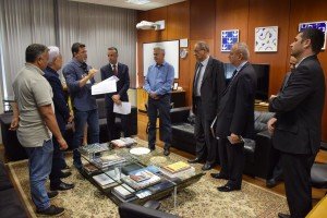 Sindate apresenta pauta ao governador