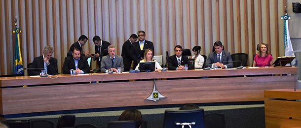 Governador sanciona PL 627 na CLDF