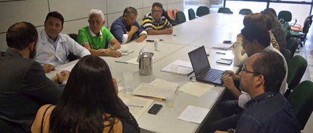 SINDATE continua na greve