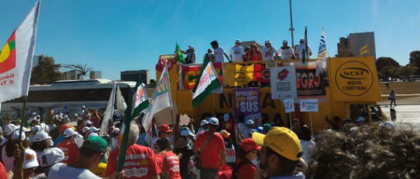 Servidores na luta pela democracia