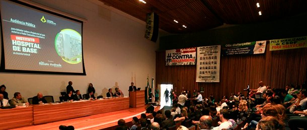 Profissionais de saúde mobilizados contra a criação do Instituto HBDF