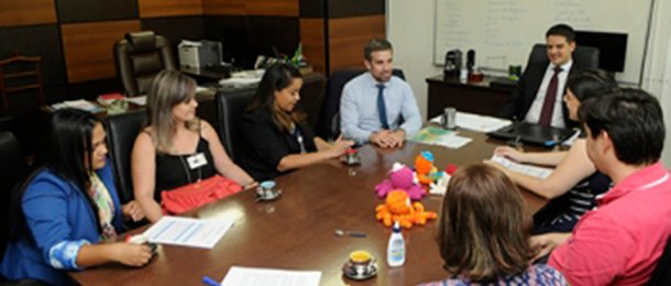 Secretário recebe idealizadores do projeto Meu querido polvo