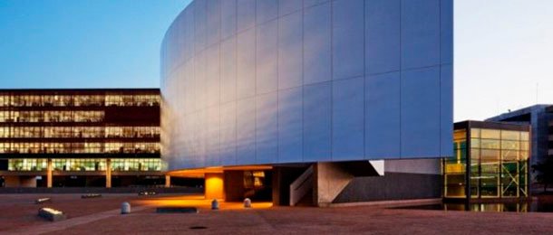 Câmara Legislativa do DF derruba veto ao PL do Descanso Digno