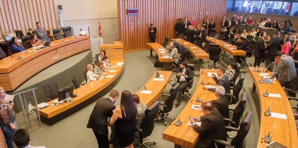 Projeto das 18h é aprovado em 1º e 2º turno na CLDF