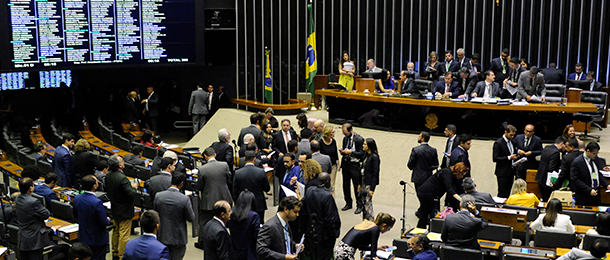 Câmara aprova punição para assédio moral no trabalho Plenário da Câmara dos Deputados aprova projeto de lei que criminaliza assédio moral