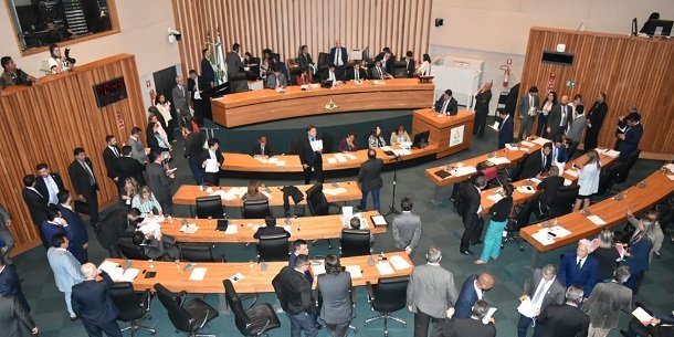 CLDF aprova mudanças na licença-prêmio. Novo texto protege os direitos adquiridos