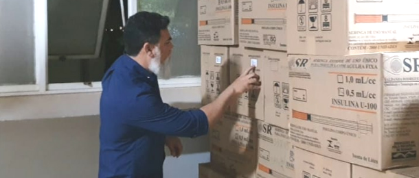 Após receber denúncia da falta de insumos de proteção, Jorge Vianna realiza fiscalização no Parque de Apoio da Secretaria de Saúde