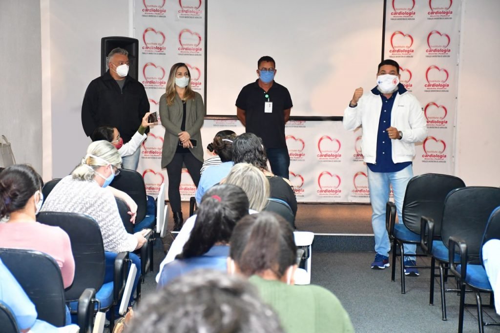 Em reunião na manhã desta segunda-feira, estado de greve é reforçado no ICDF