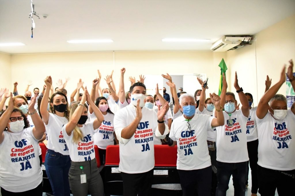 Sindate cobra reajuste já e carreira de 25 para 18 anos