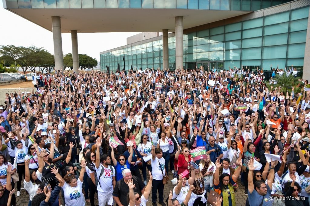 Categoria suspende greve temporariamente após sinalização de negociação com o governo